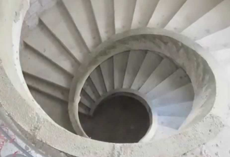 Helicoidal stairs